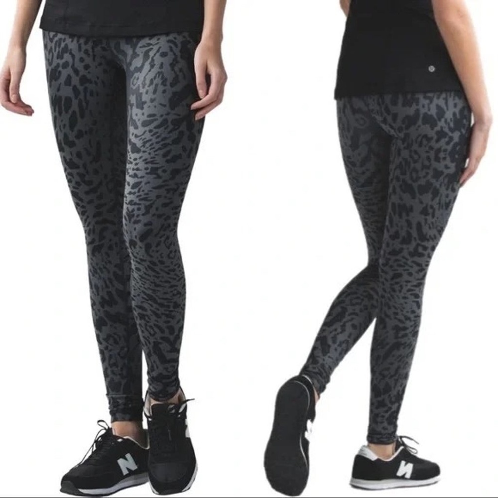 Wunder Under Gray Leopard Print High Rise Roll Down Leggings
